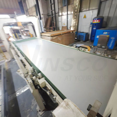 SUS304 ขนาด 1250mmx2500mm ความหนา 1.5mm การบํารุงรักษาง่าย สแตนเลสแผ่นม้วนเย็นที่มีผิวขอบโรงงาน 2b