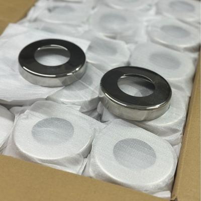 ฝาครอบฐานเสารั้วสแตนเลสสตีล Inox เข้ากันได้กับท่อกลมขนาด 38 มม. และ 50 มม. สำหรับราวระเบียง