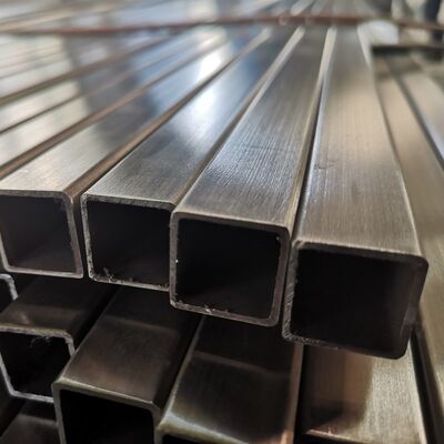 SUS 201 304 316 กระจก ซาติน จบ ปูปูปอเนกซ์ welded 0.7mm-3.5mm ความหนาท่อสแตนเลสสแควร์ 40mmx40mm